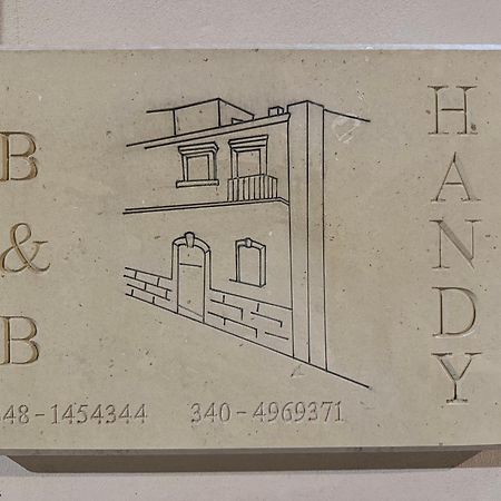 Handy Brindisi Luaran gambar